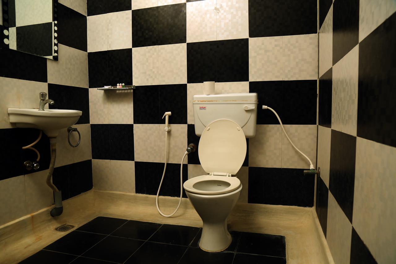 Le Capucin Hotel Puducherry Eksteriør billede