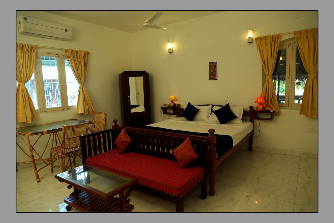 Le Capucin Hotel Puducherry Eksteriør billede