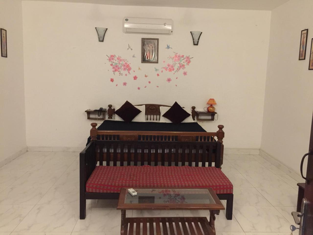 Le Capucin Hotel Puducherry Eksteriør billede